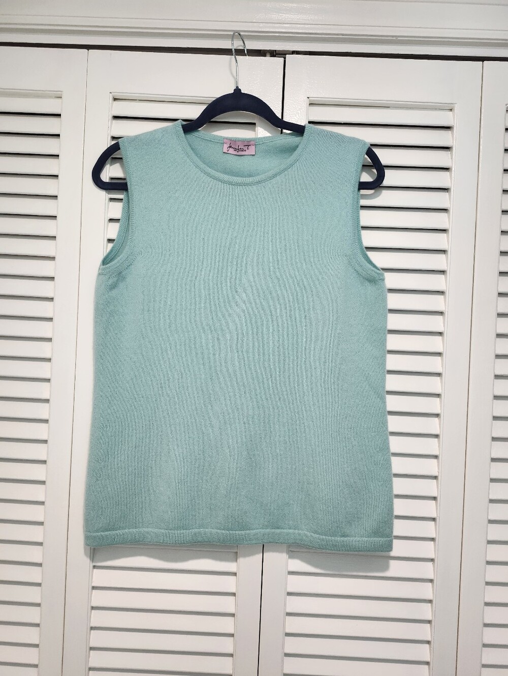 Jennifer T. Sleeveless  Sweater 100% Cashmere Made In Italy New No Tag